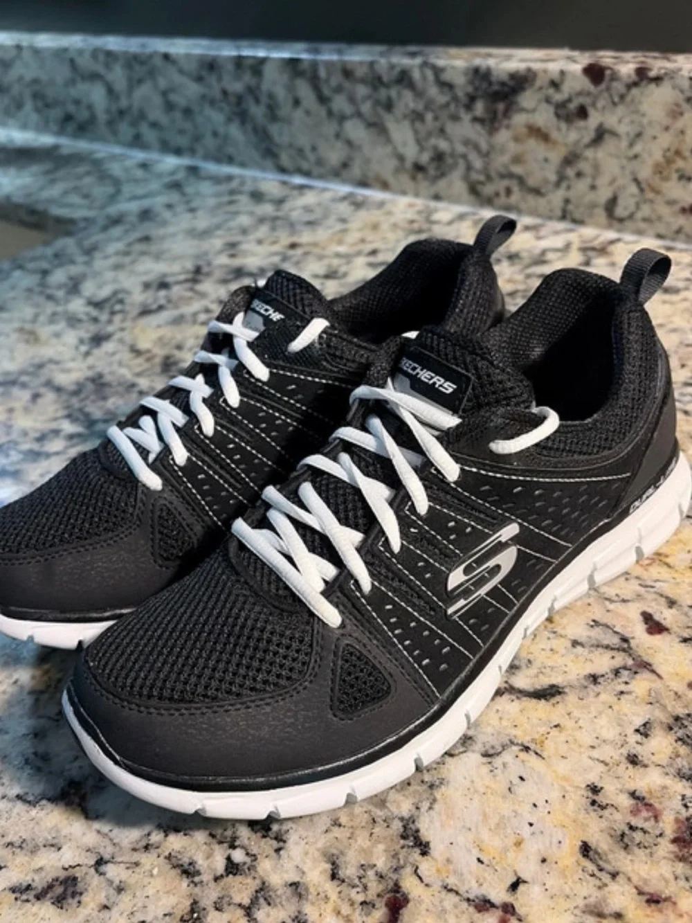 SKECHERS♦️DUAL LITE SNEAKER